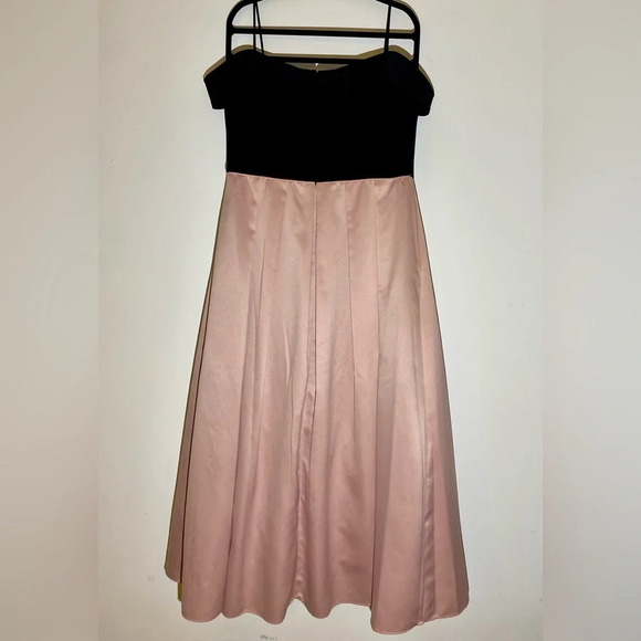 Semi-Formal dress with pockets! - Picture 4 of 5